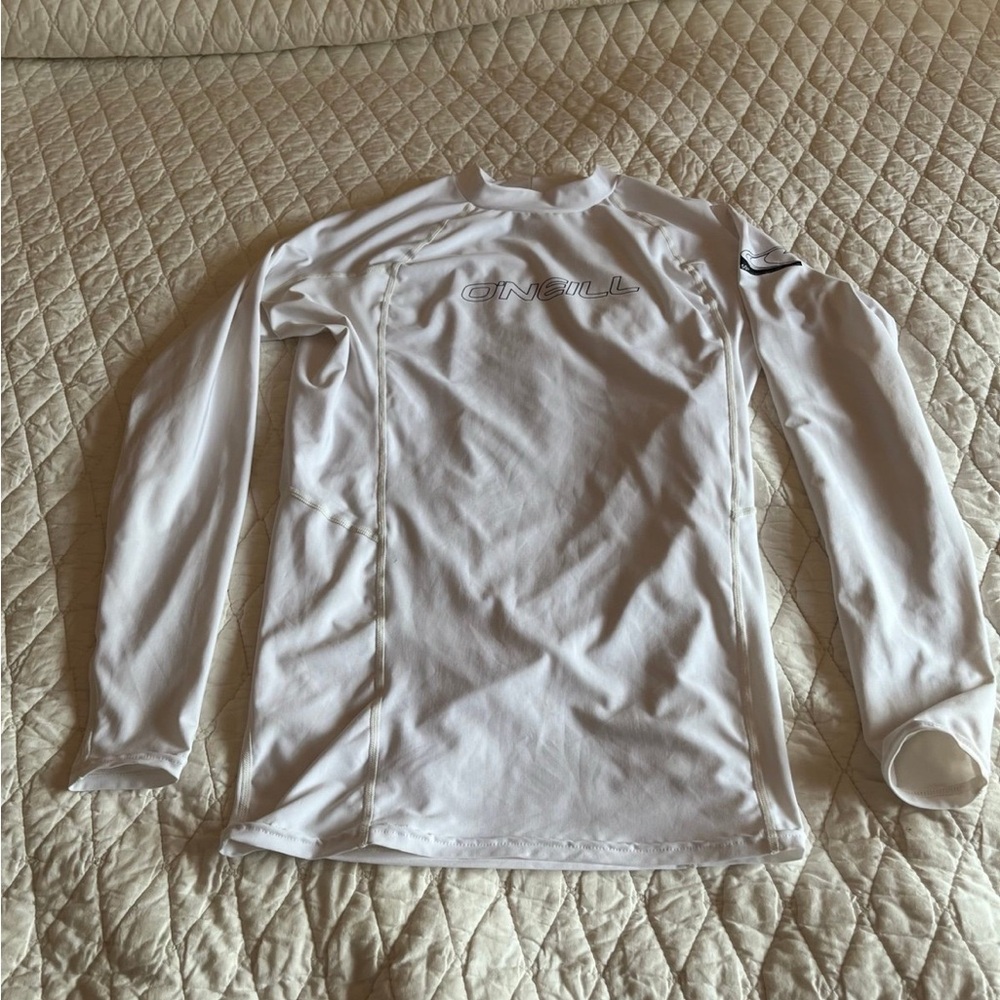 Men’s O’Neil rash guard long sleeve shirt size medium with 50+ UV protection